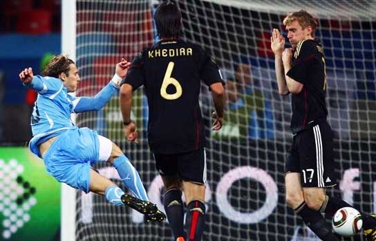 Golden ball award winner Forlan against Germany in Losers Final Forlan against Germany in Loosers Final