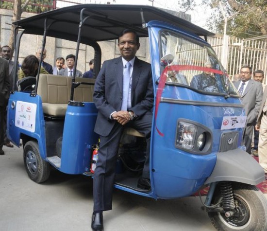 Mahidra alfa auto rikshaw